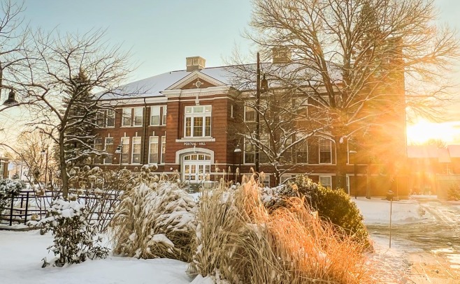 Get ahead in your college journey with an online winter course