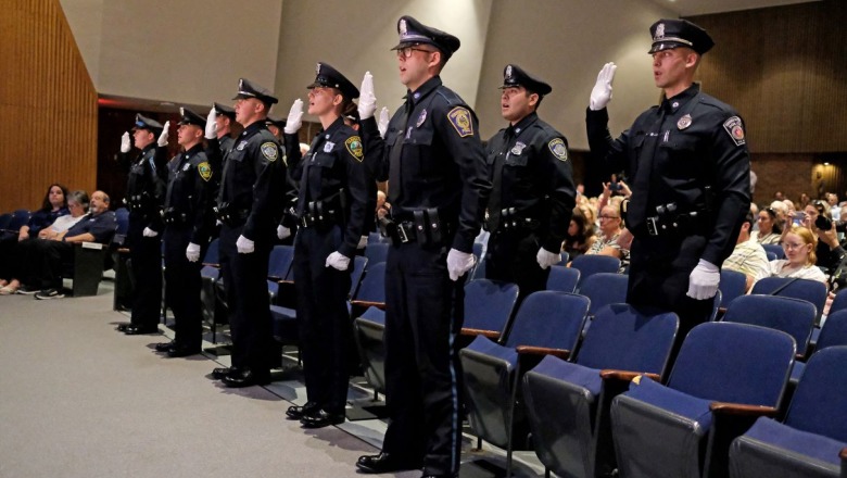 Members of the 6th ROC take oath of honor